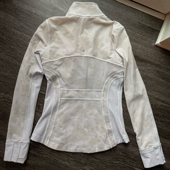 lululemon athletica Jackets & Blazers - Women’s lululemon Define Jacket White + Beige/Nude Lace Floral Detailing Sz 6